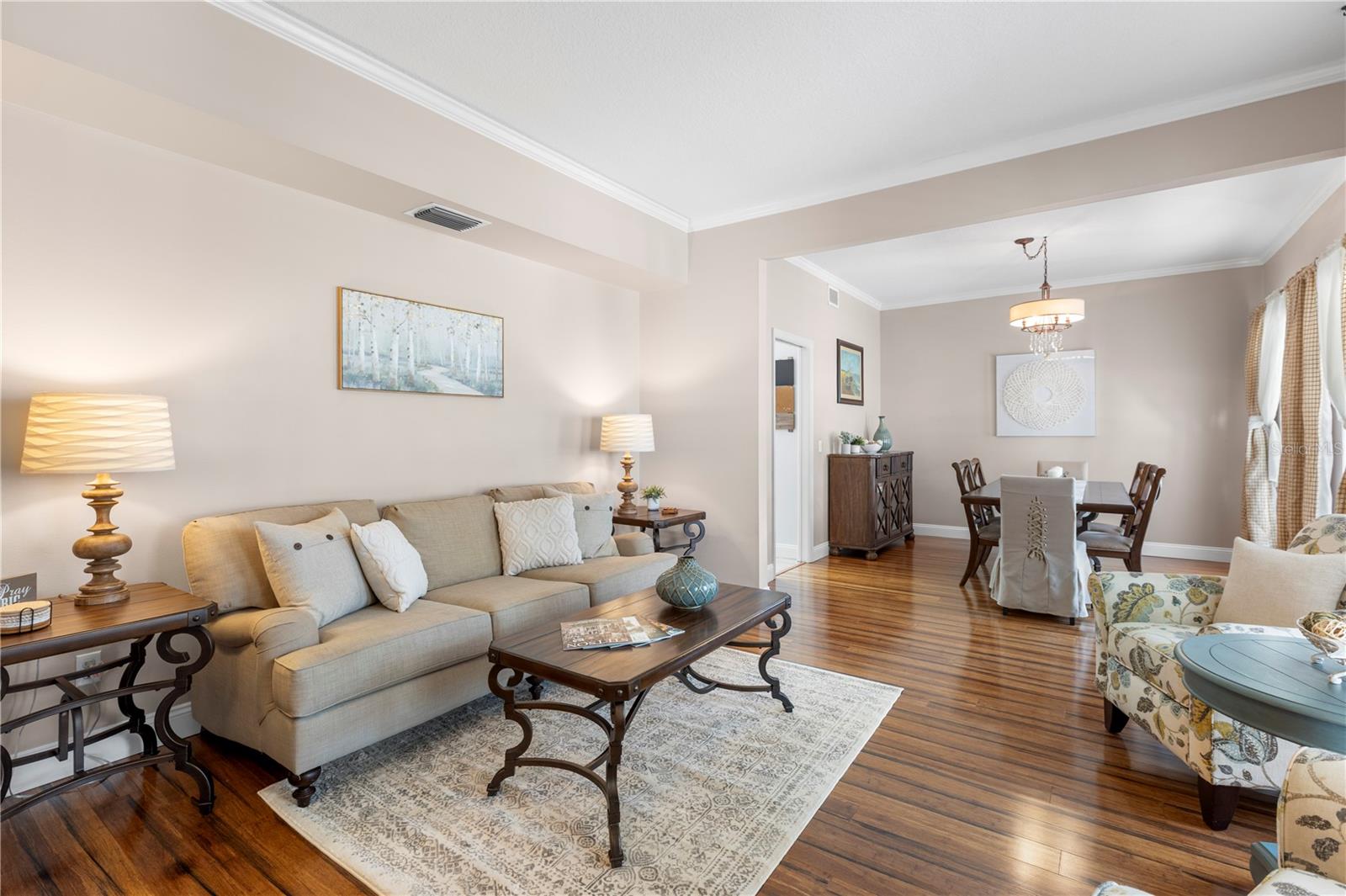 Listing photo id 12 for 2512 Rustic Oaks Drive