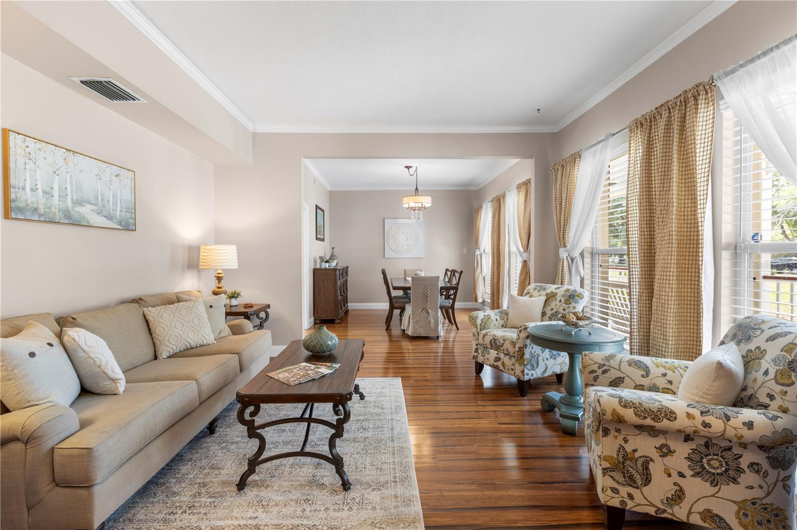 Listing photo id 13 for 2512 Rustic Oaks Drive