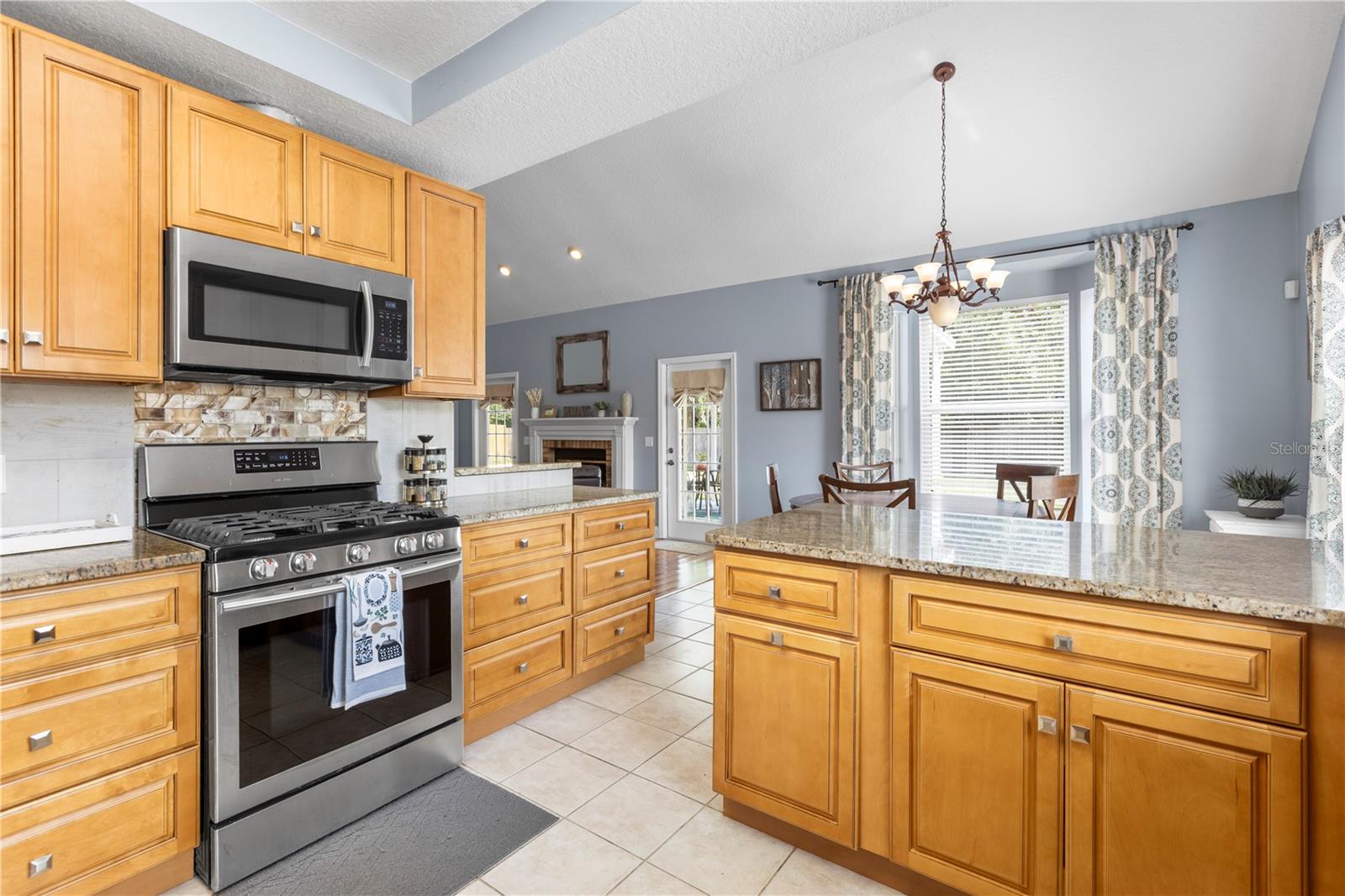 Listing photo id 20 for 2512 Rustic Oaks Drive