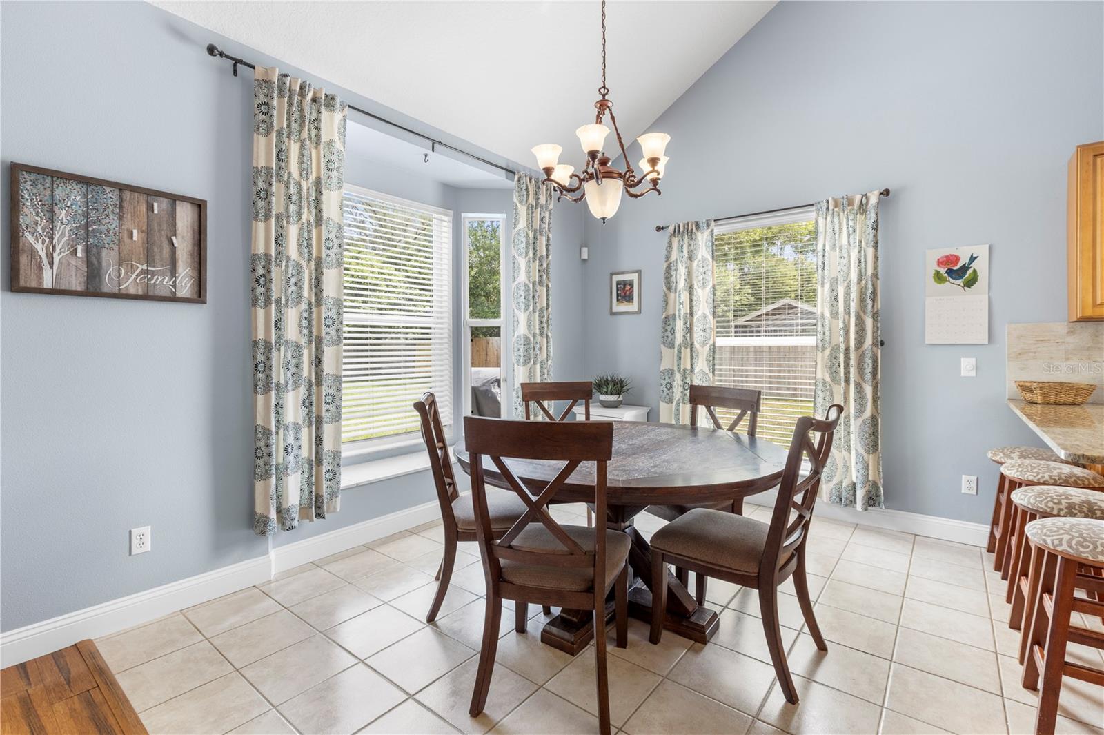 Listing photo id 23 for 2512 Rustic Oaks Drive