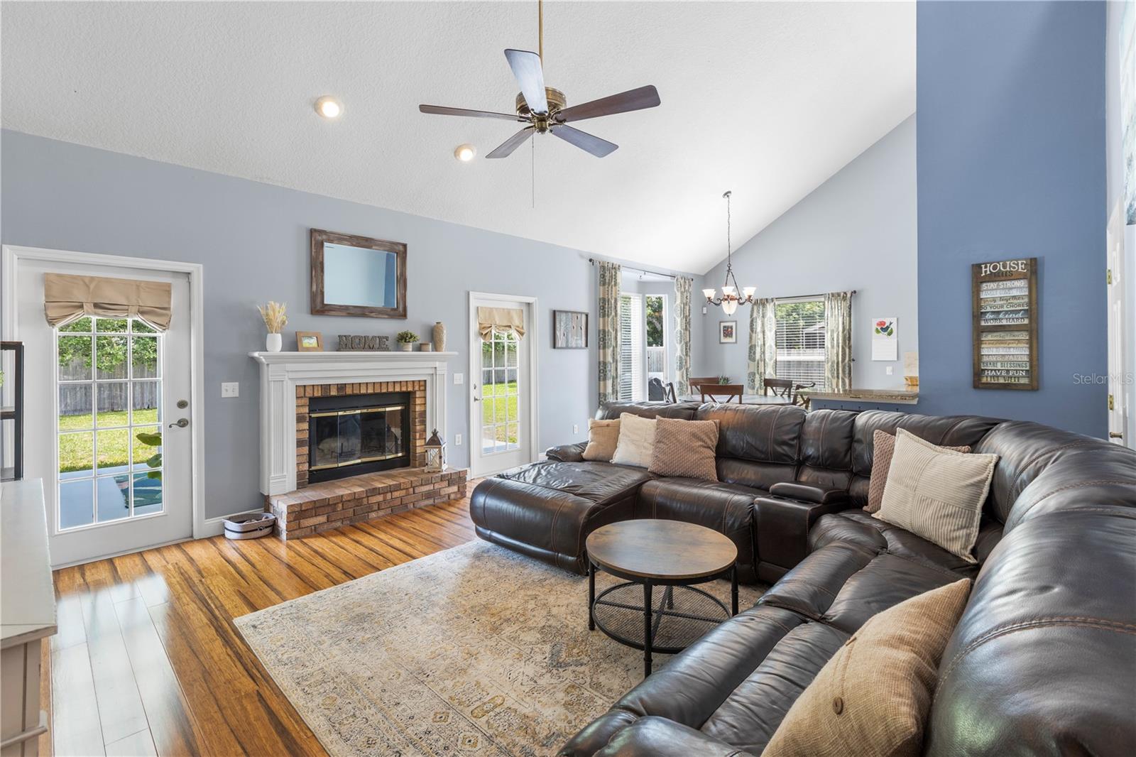 Listing photo id 27 for 2512 Rustic Oaks Drive