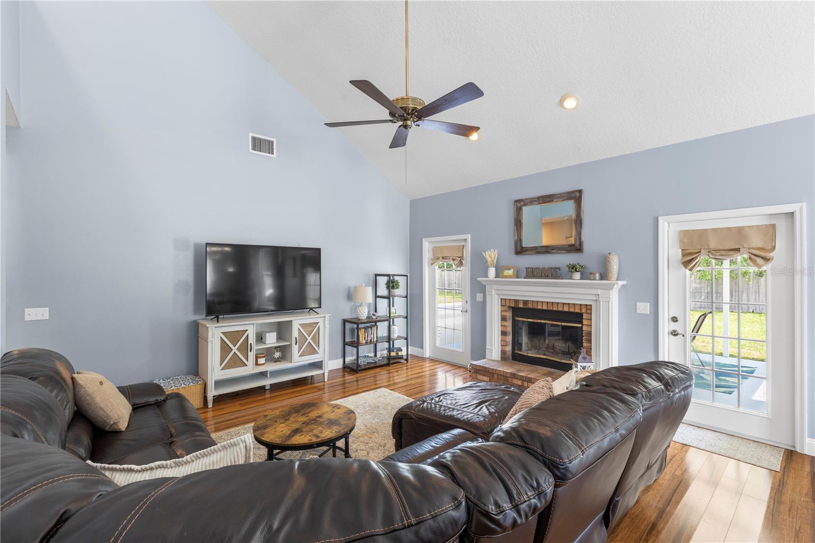 Listing photo id 28 for 2512 Rustic Oaks Drive