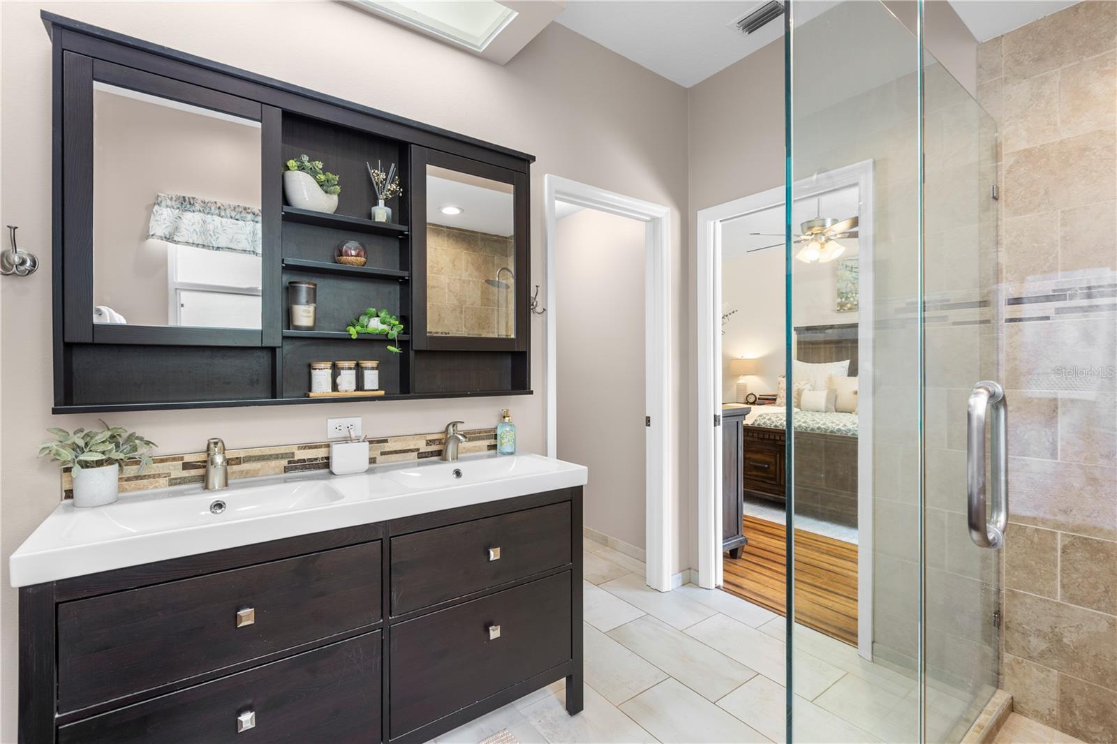 Listing photo id 36 for 2512 Rustic Oaks Drive