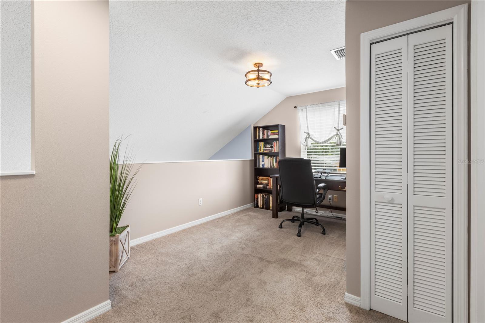 Listing photo id 39 for 2512 Rustic Oaks Drive