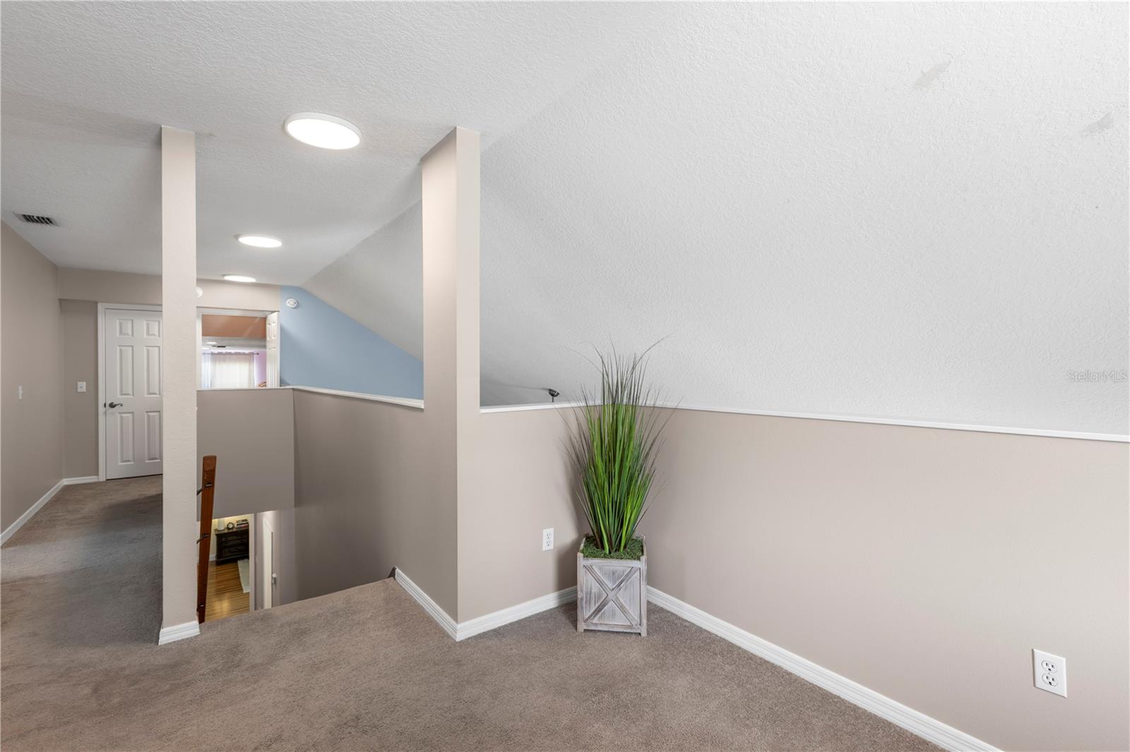 Listing photo id 41 for 2512 Rustic Oaks Drive