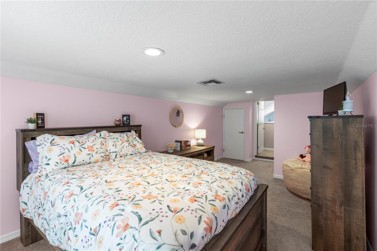 Listing photo id 48 for 2512 Rustic Oaks Drive
