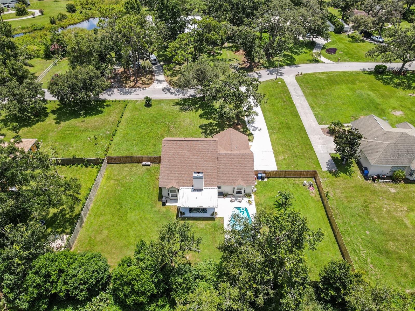 Listing photo id 79 for 2512 Rustic Oaks Drive