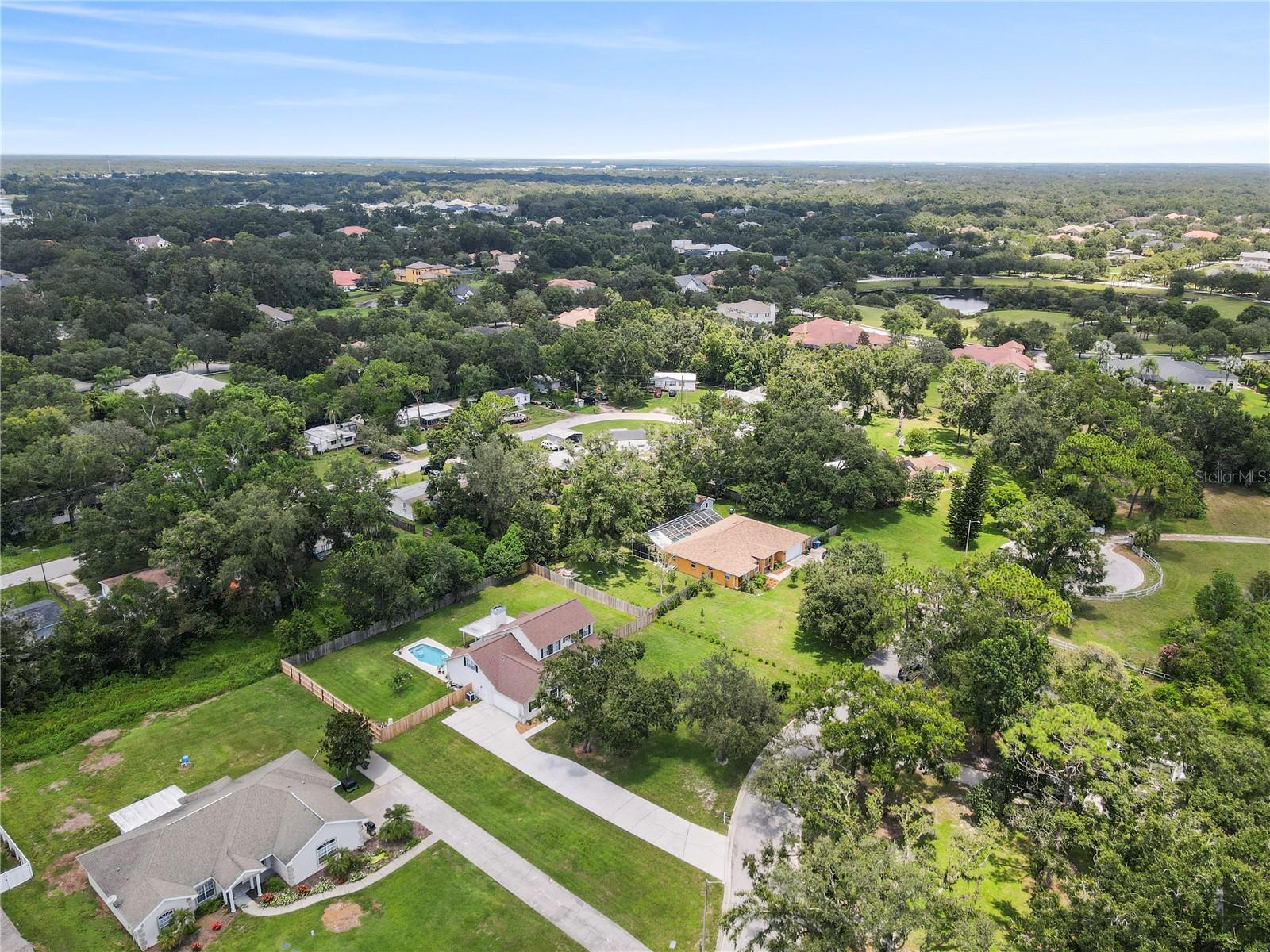 Listing photo id 81 for 2512 Rustic Oaks Drive