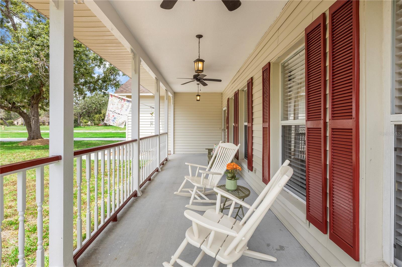 Listing photo id 7 for 2512 Rustic Oaks Drive