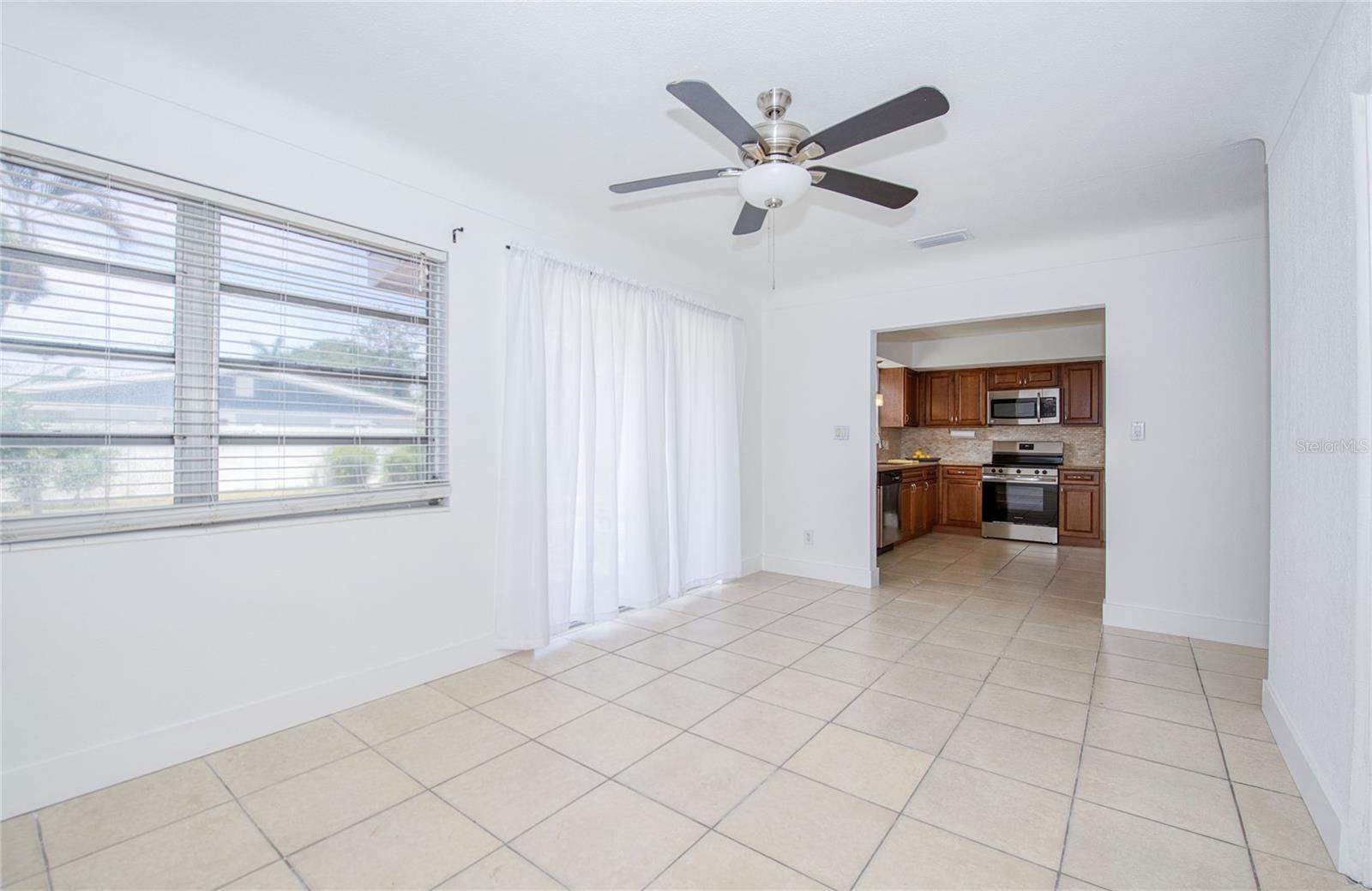 Image 11 of 36 For 211 80th Avenue N