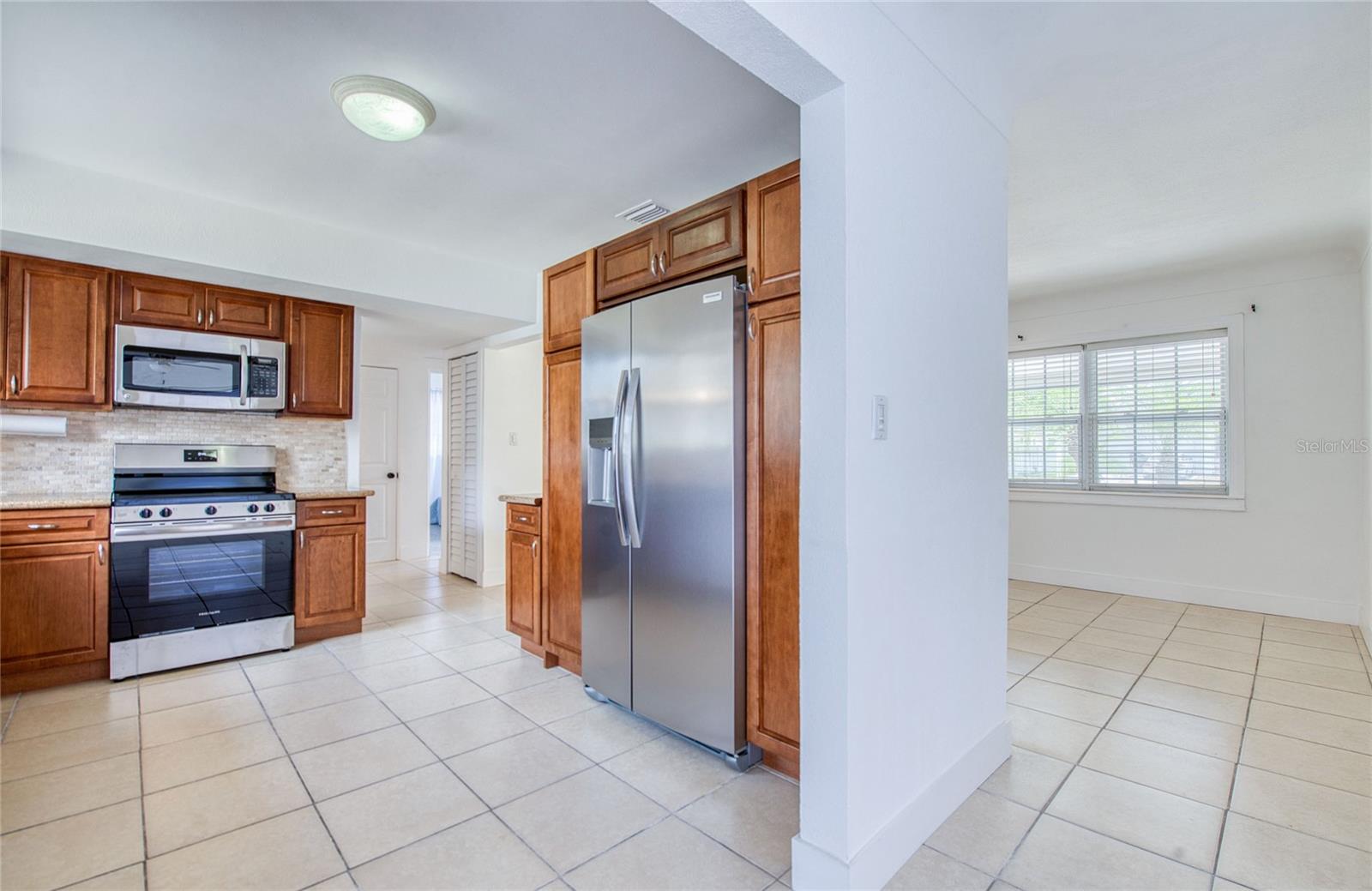 Image 13 of 36 For 211 80th Avenue N