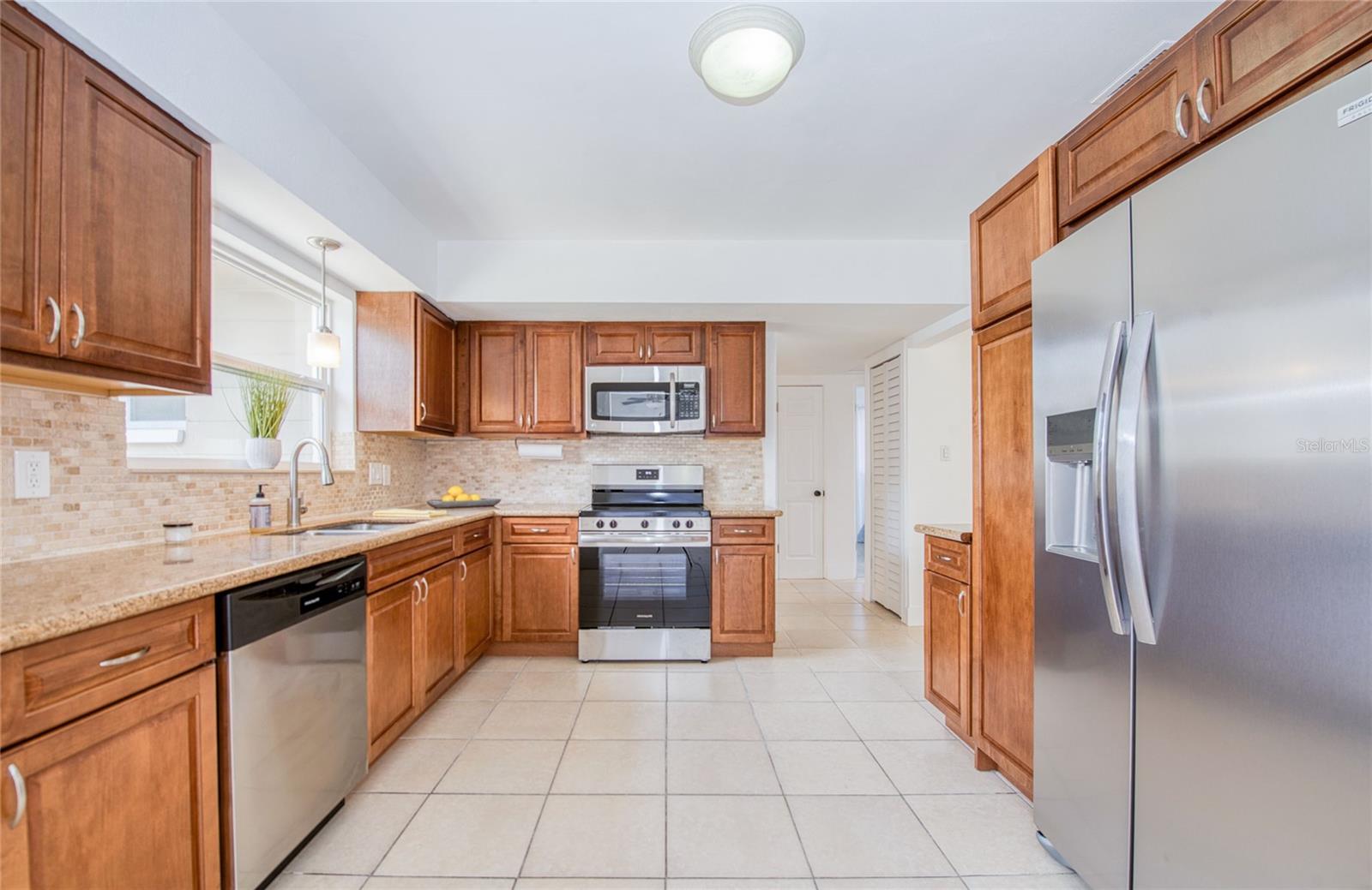 Image 15 of 36 For 211 80th Avenue N