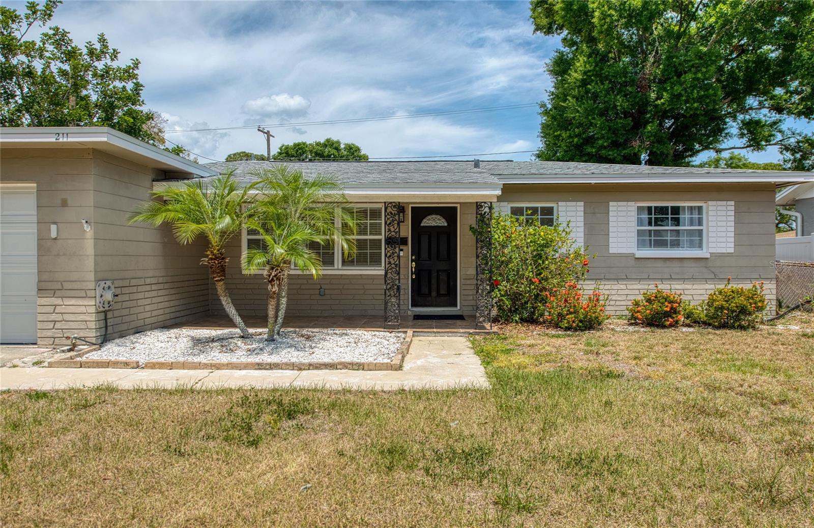 Image 3 of 36 For 211 80th Avenue N