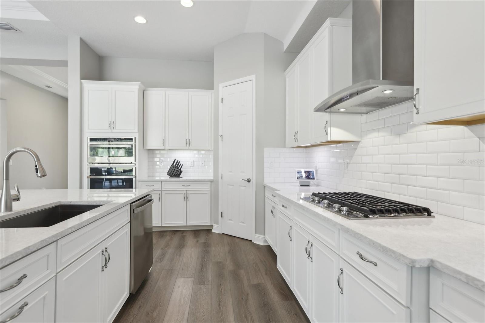 Image 18 of 72 For 5477 Wayfarer Avenue