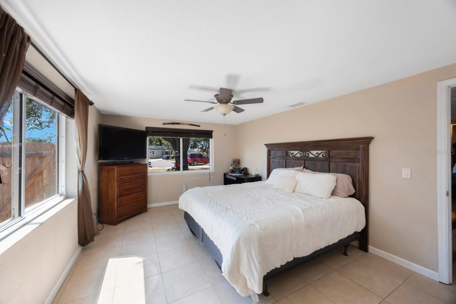 Image 13 of 42 For 1159 19th Avenue Sw