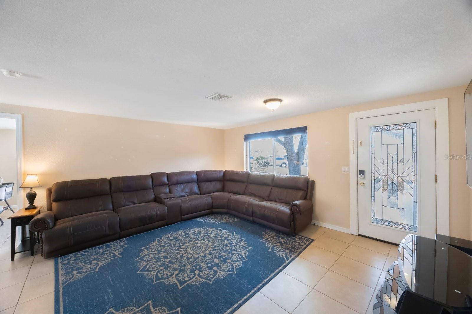 Image 4 of 42 For 1159 19th Avenue Sw