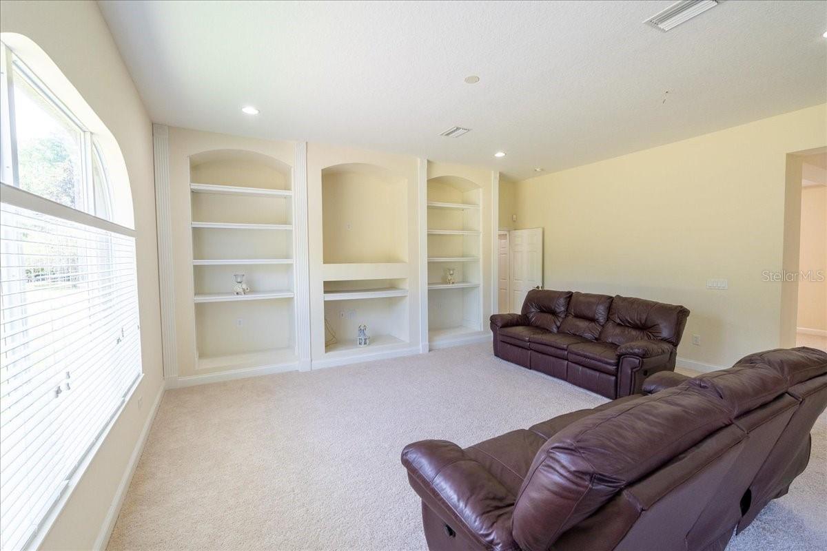 Image 14 of 61 For 16637 Ashton Green Dr