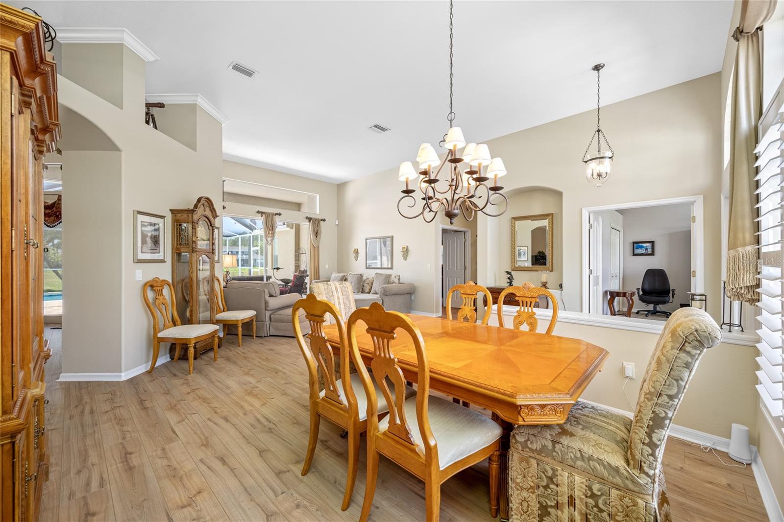 Image 7 of 47 For 6104 Cognac Circle