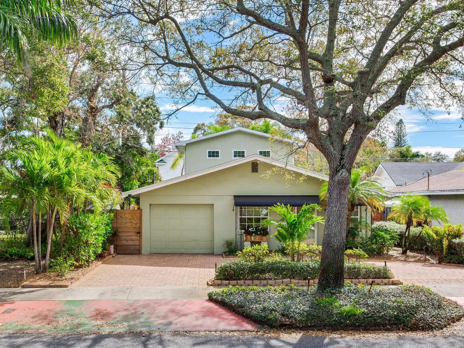 Details for 246 22nd Avenue Ne, ST PETERSBURG, FL 33704