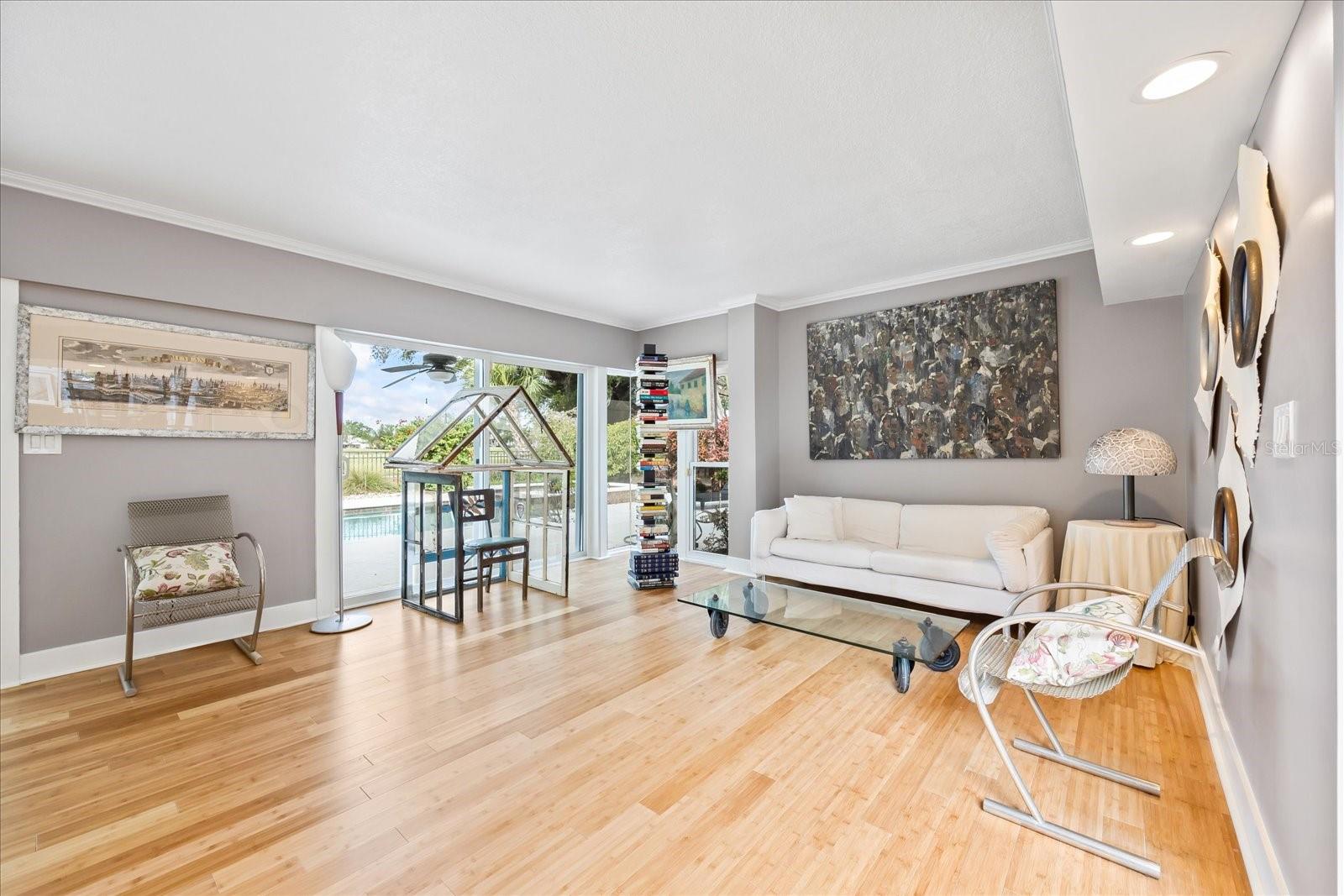 Listing photo id 15 for 3130 Walnut Street Ne