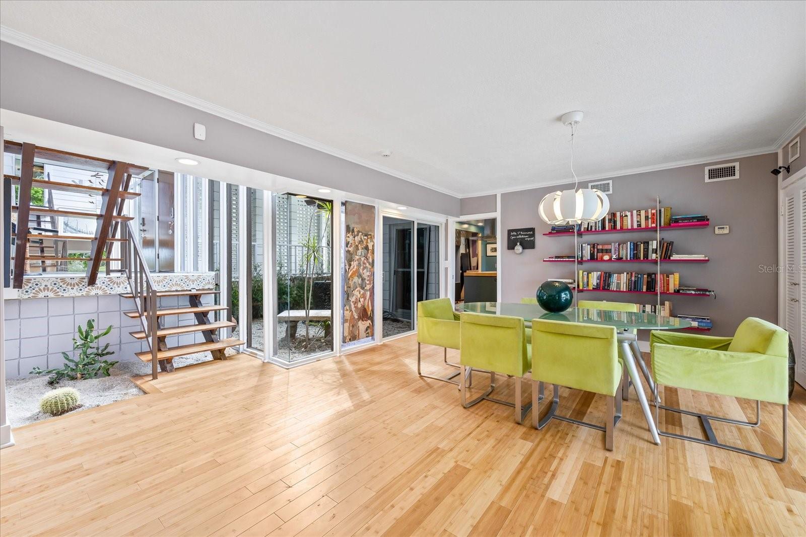 Listing photo id 16 for 3130 Walnut Street Ne