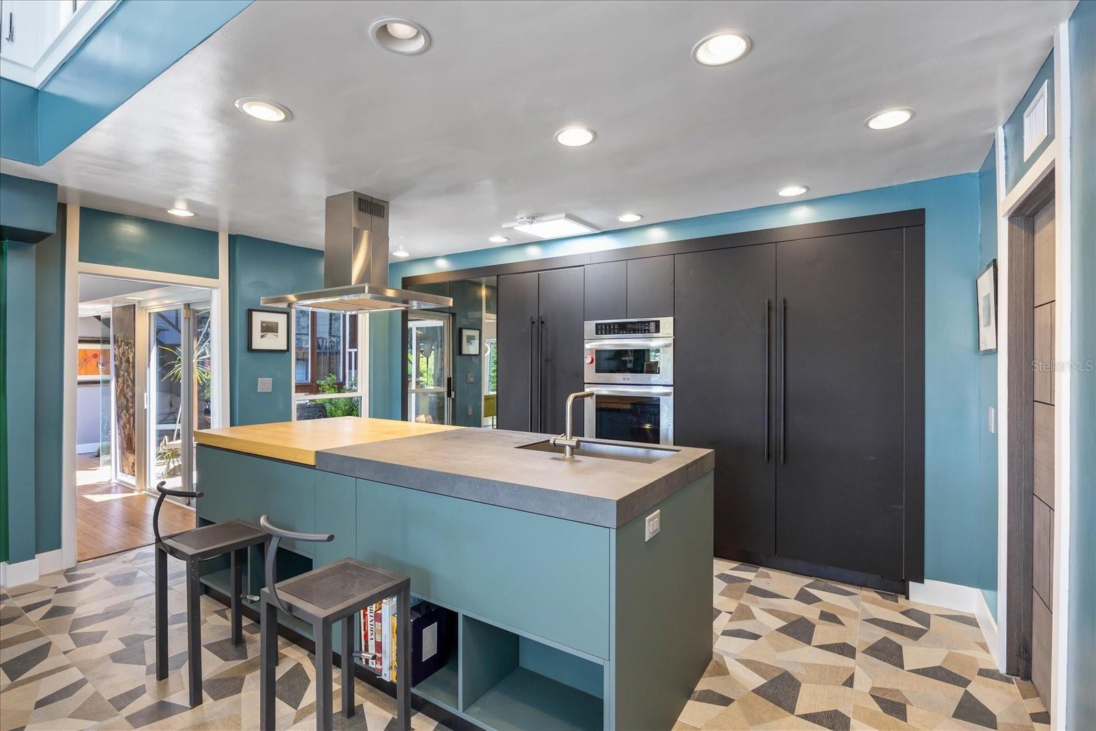 Listing photo id 24 for 3130 Walnut Street Ne