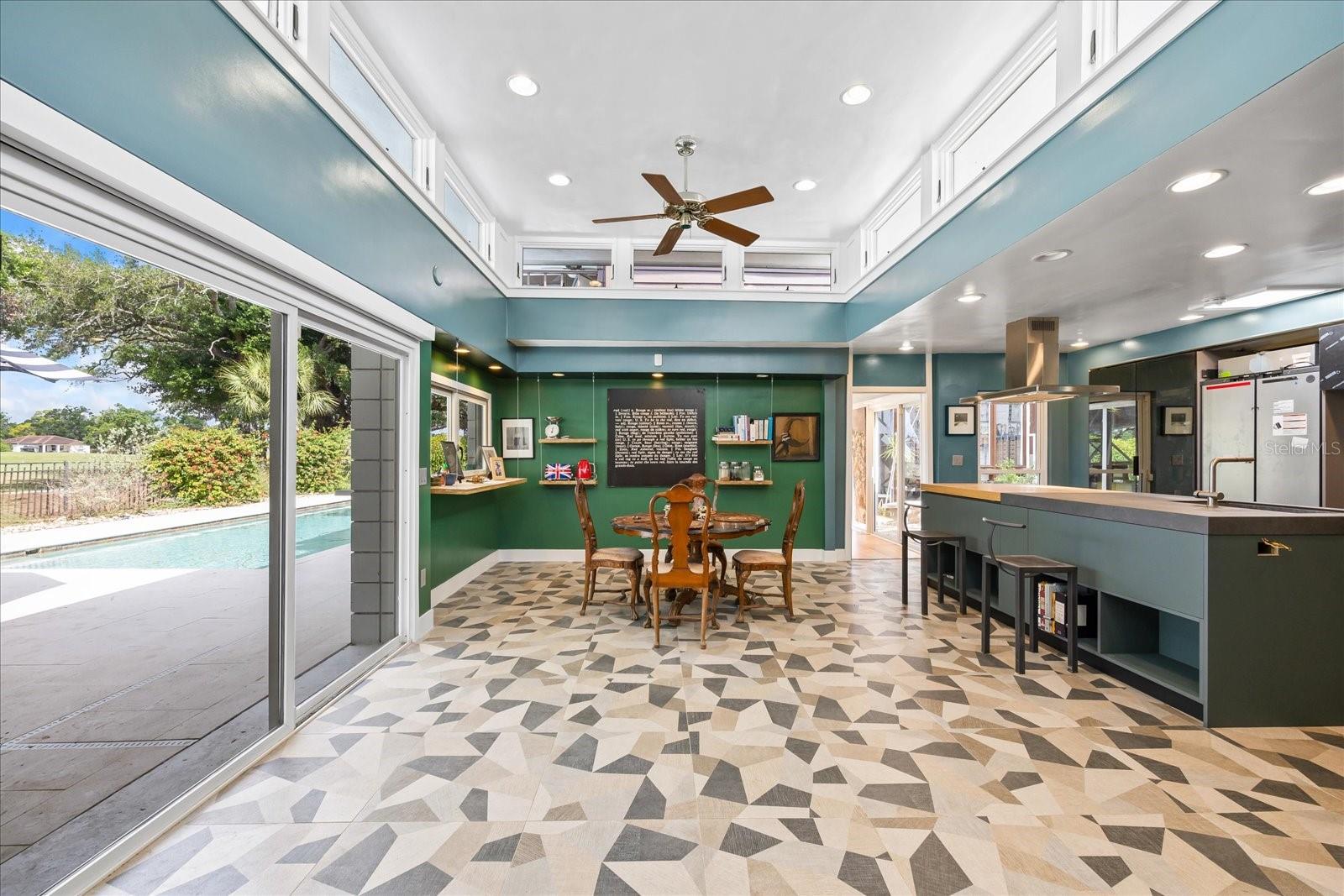Listing photo id 27 for 3130 Walnut Street Ne
