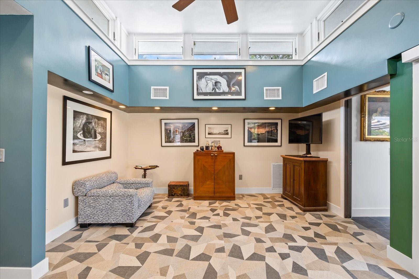Listing photo id 31 for 3130 Walnut Street Ne