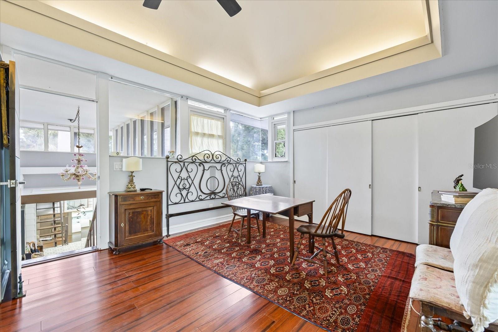 Listing photo id 41 for 3130 Walnut Street Ne