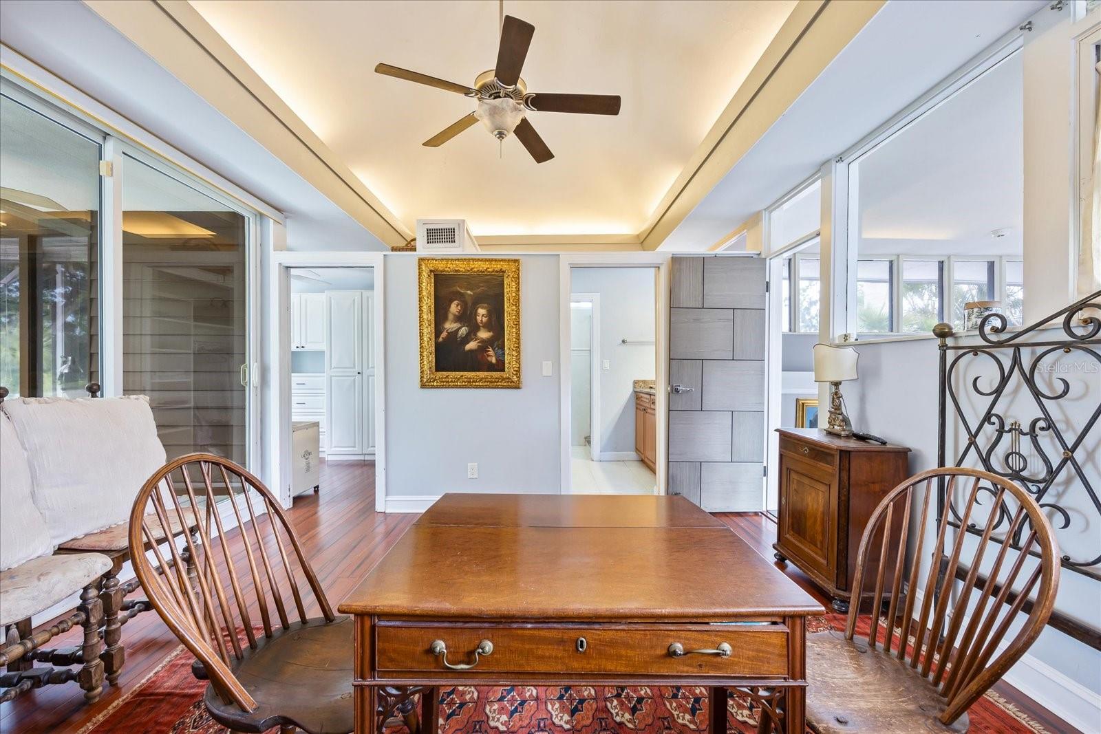 Listing photo id 42 for 3130 Walnut Street Ne