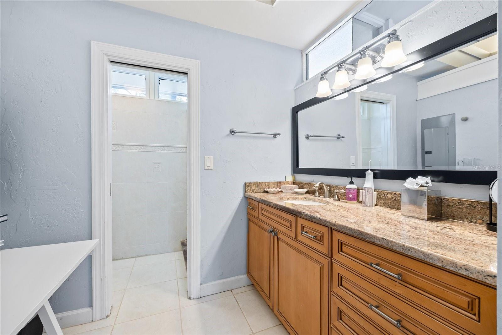 Listing photo id 43 for 3130 Walnut Street Ne
