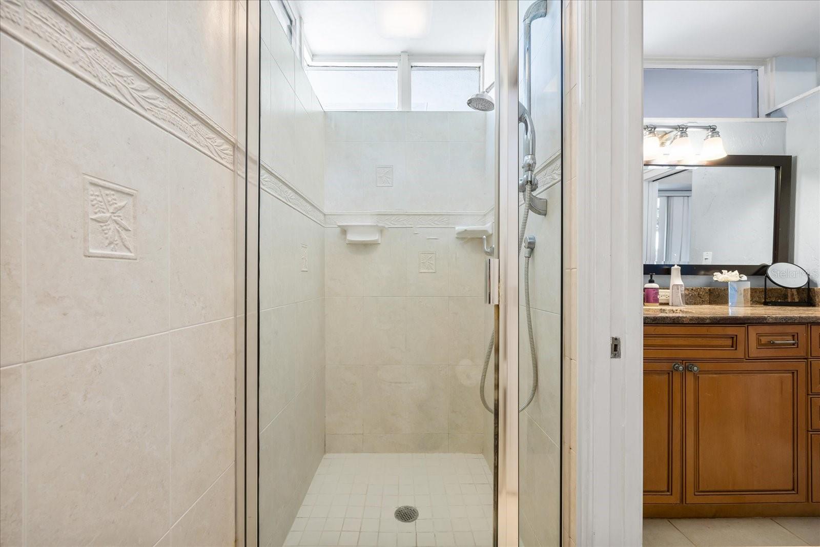 Listing photo id 44 for 3130 Walnut Street Ne