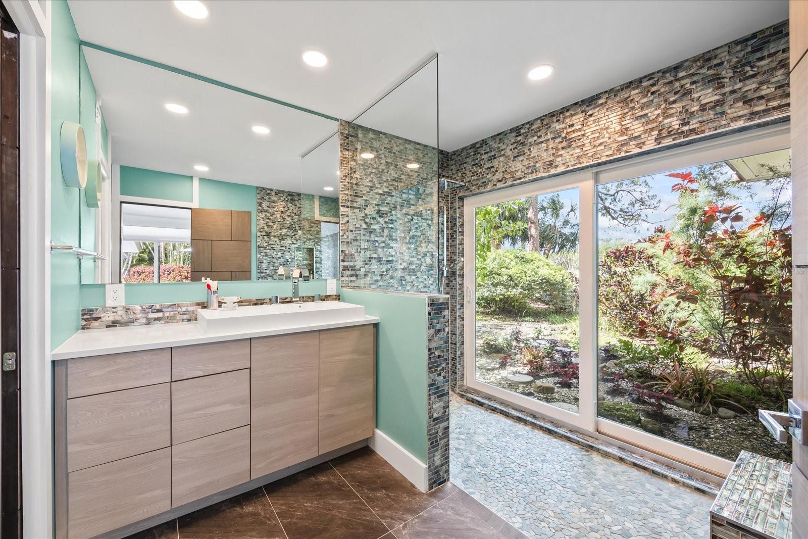 Listing photo id 55 for 3130 Walnut Street Ne