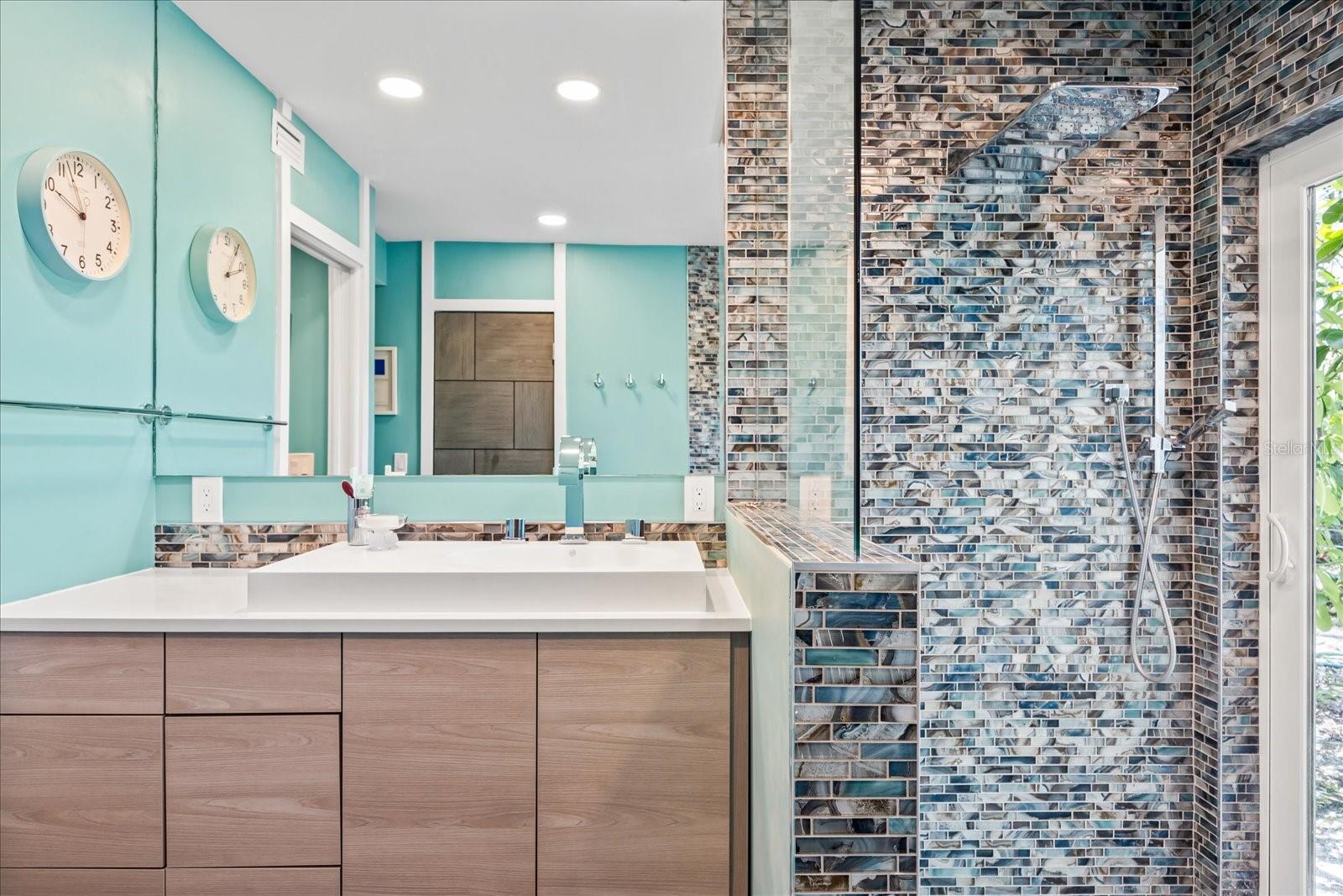 Listing photo id 57 for 3130 Walnut Street Ne