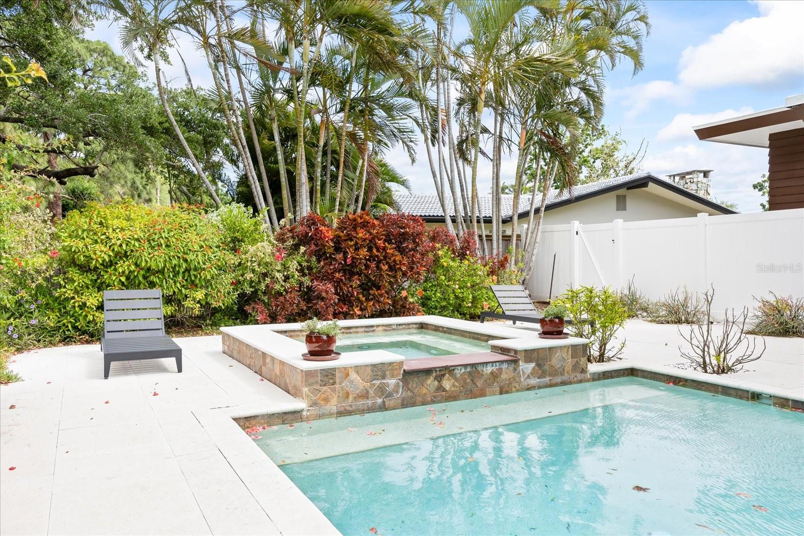 Listing photo id 61 for 3130 Walnut Street Ne