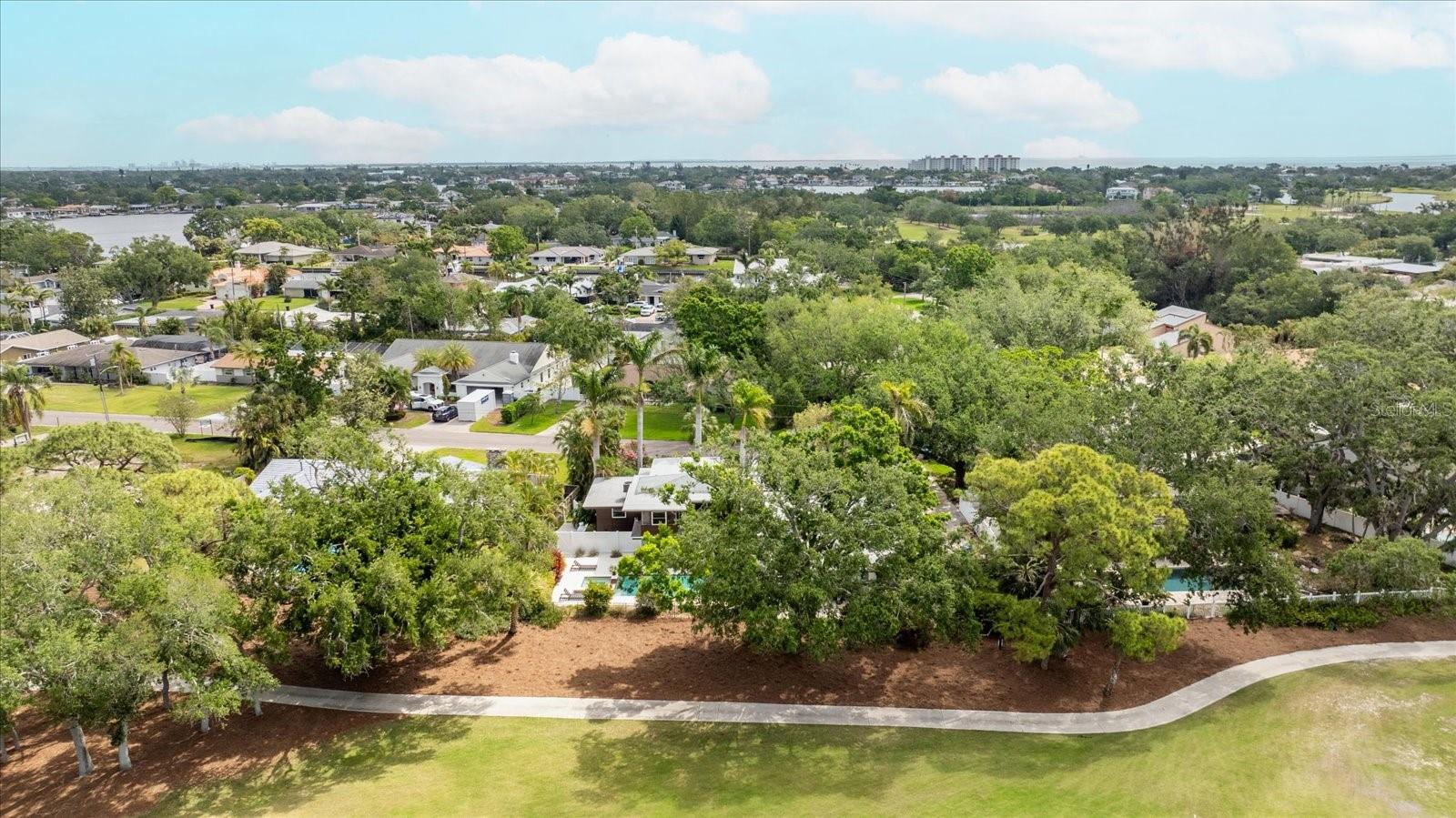 Listing photo id 81 for 3130 Walnut Street Ne