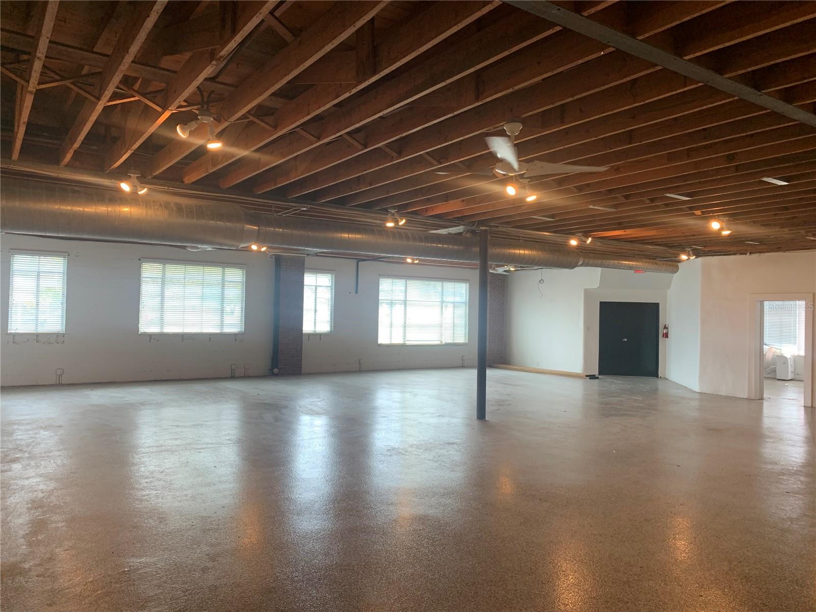 Image 7 of 26 For 1499 Beach Drive Se A