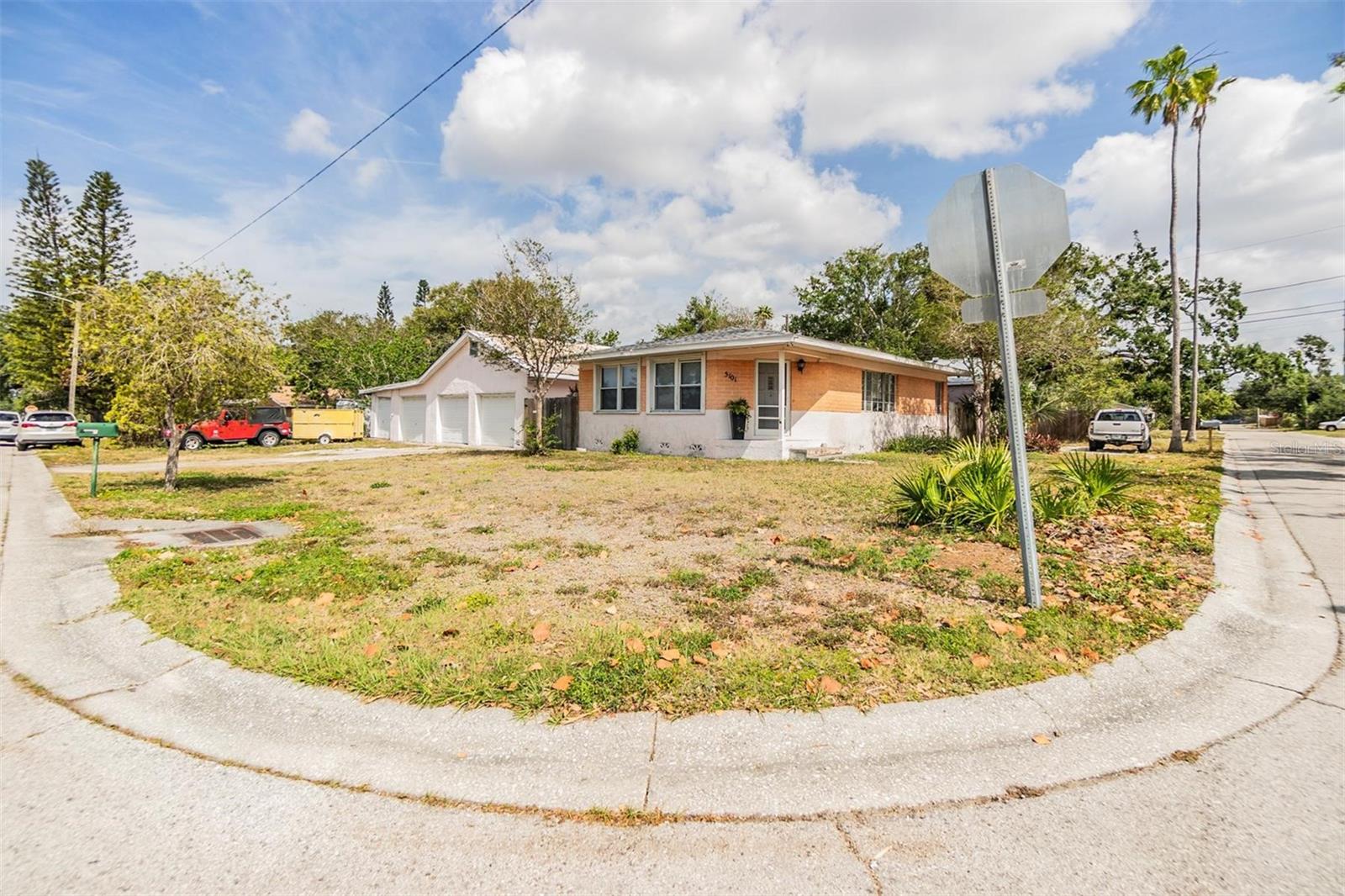 Image 27 of 60 For 5101 13th Avenue S