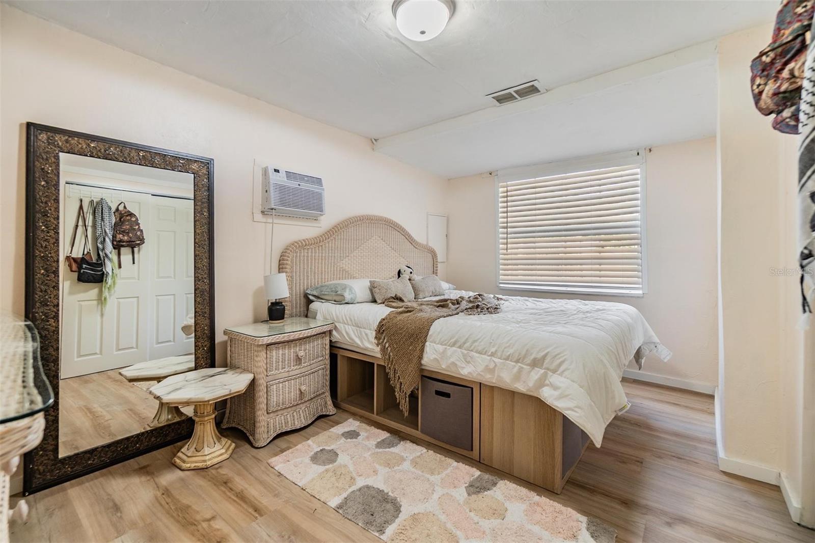 Image 38 of 60 For 5101 13th Avenue S