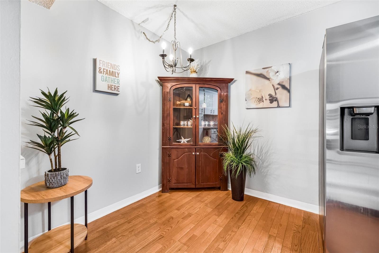 Image 18 of 33 For 1281 Pine Ridge Circle E H1