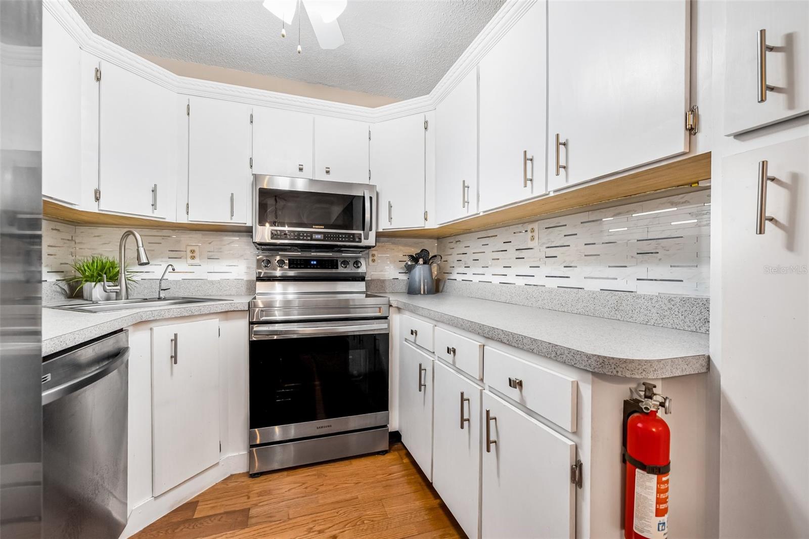 Image 20 of 33 For 1281 Pine Ridge Circle E H1