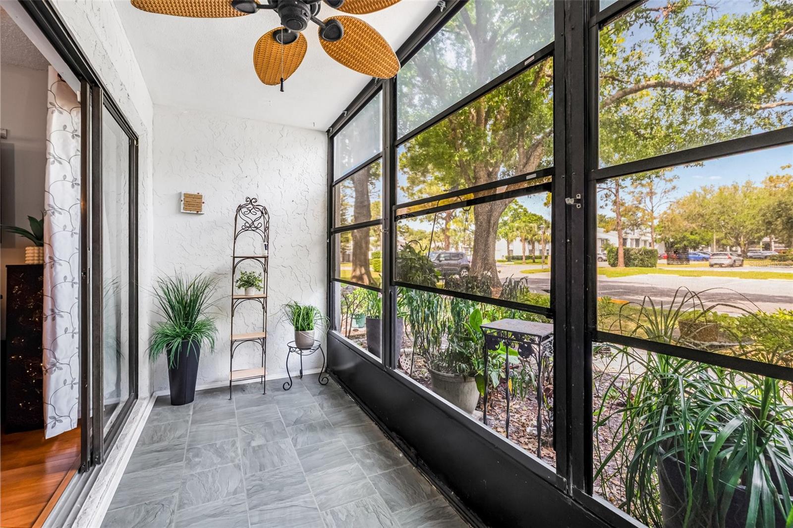 Image 24 of 33 For 1281 Pine Ridge Circle E H1