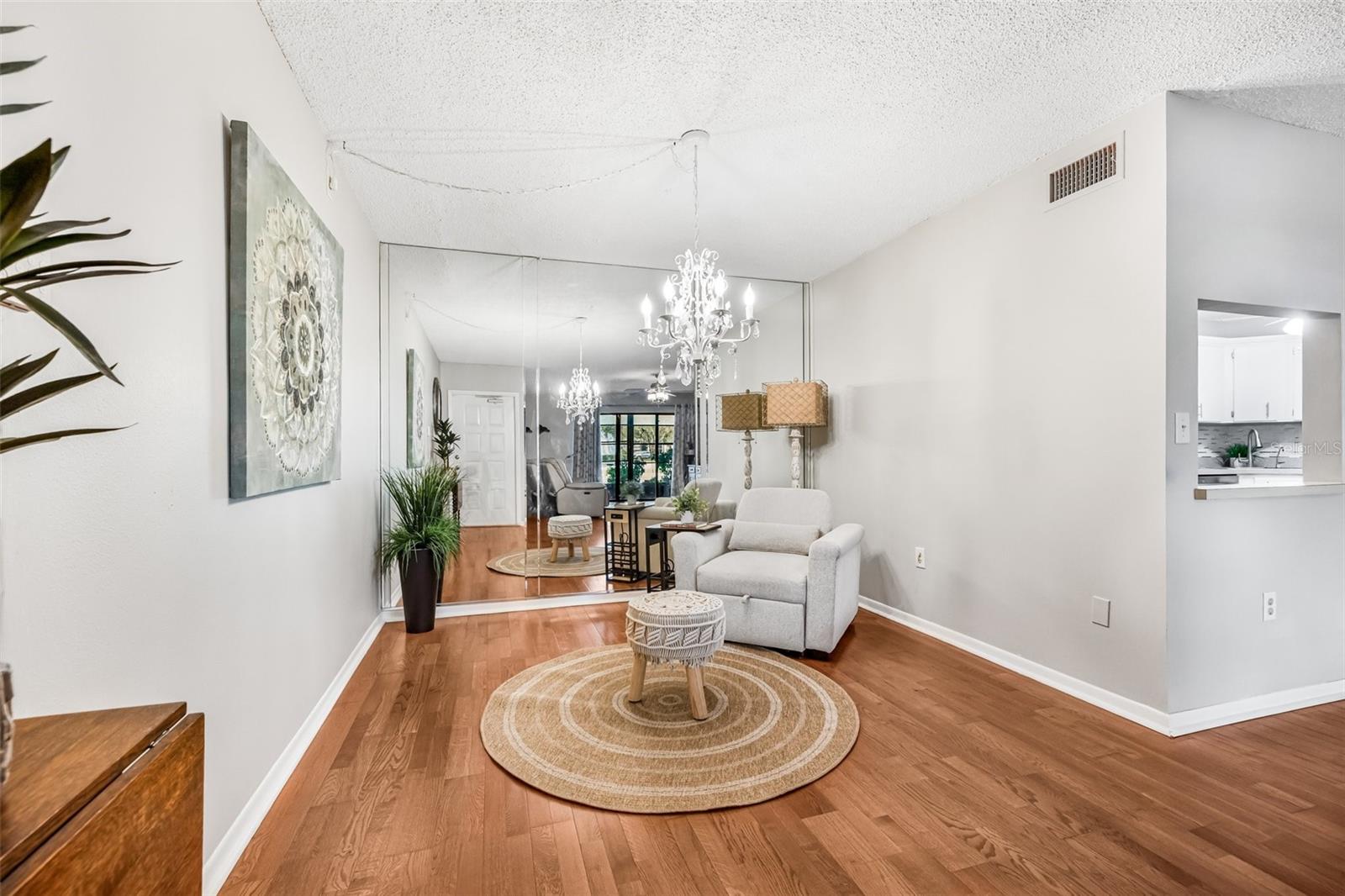 Image 5 of 33 For 1281 Pine Ridge Circle E H1