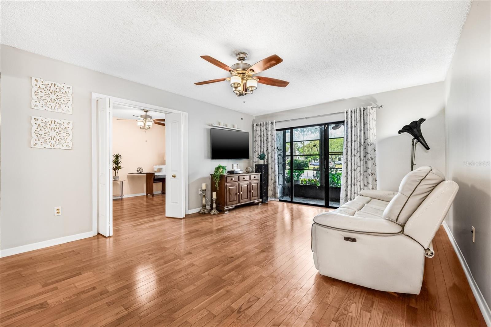 Image 7 of 33 For 1281 Pine Ridge Circle E H1