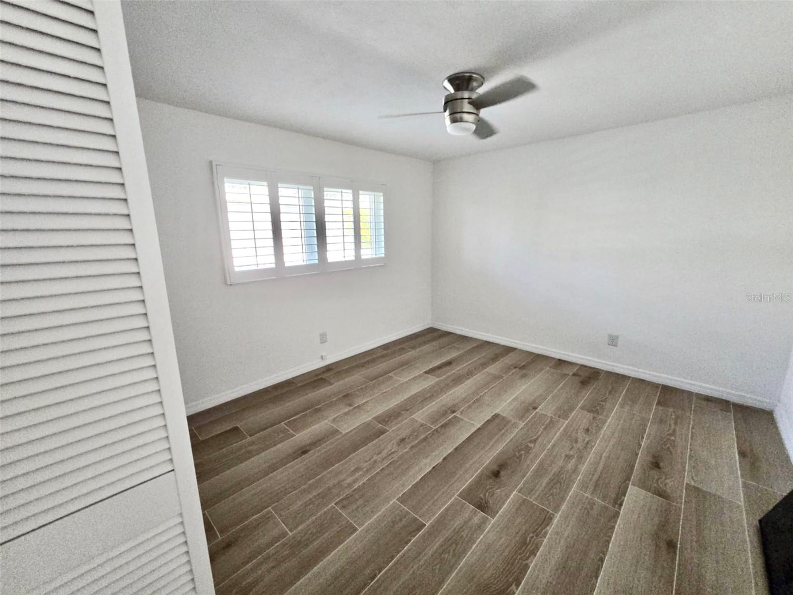 Listing photo id 7 for 502 Palm Drive