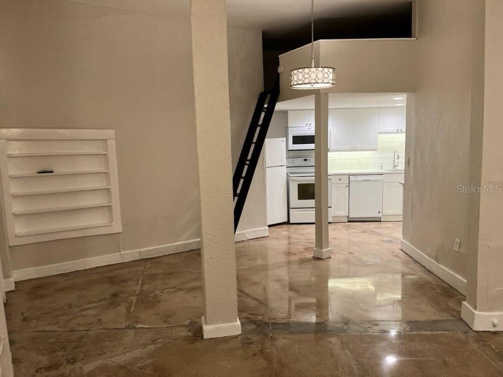 Image 10 of 48 For 2305 Texas Avenue 6