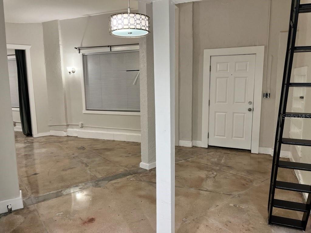 Image 4 of 48 For 2305 Texas Avenue 6