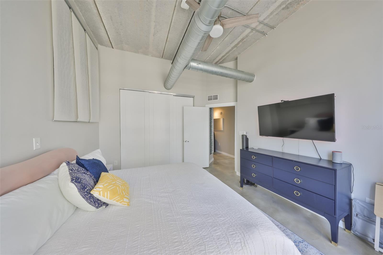 Image 24 of 36 For 175 2nd Street S 901