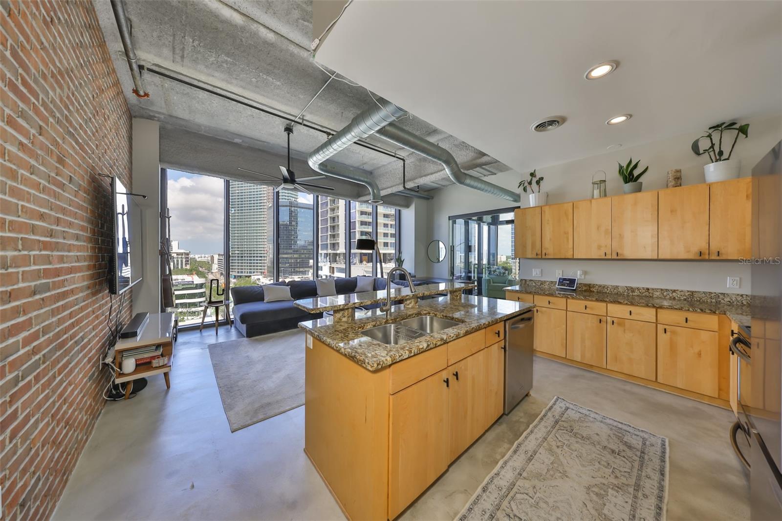 Image 4 of 36 For 175 2nd Street S 901