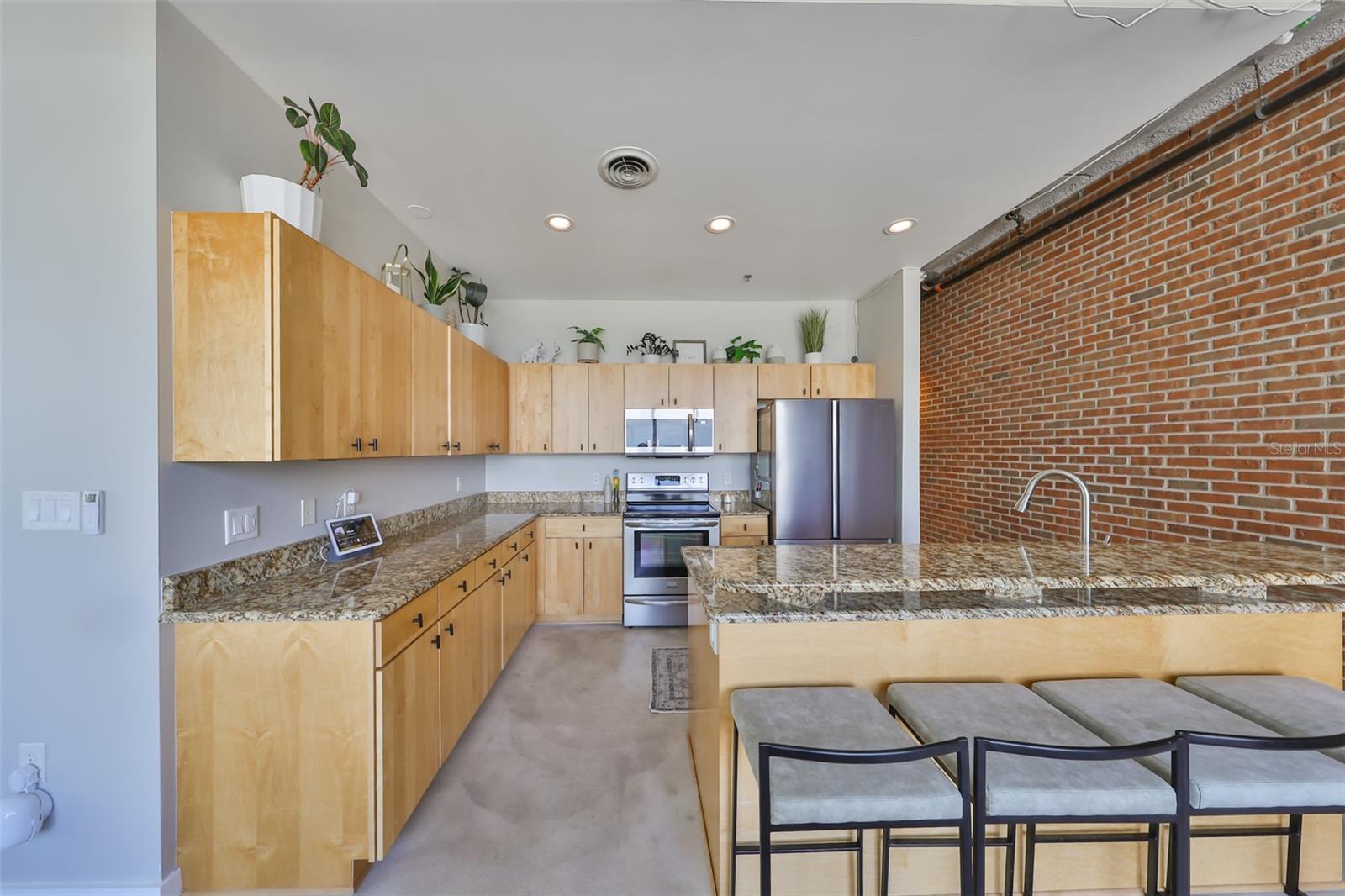 Image 7 of 36 For 175 2nd Street S 901